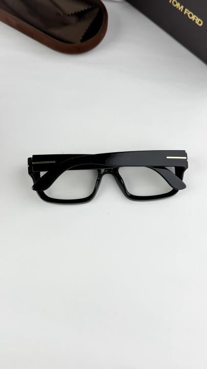 TOM FORD BLACK FRAME 262