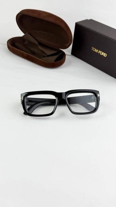 TOM FORD BLACK FRAME 262